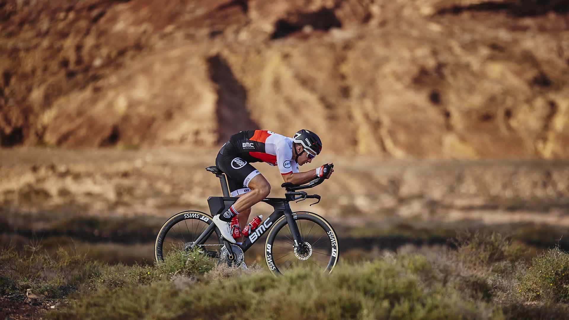Kristian Hoegenhaug cycling out in the open